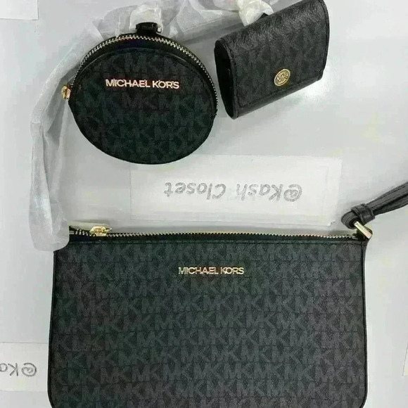 Michael Kors Handbags - Michael Kors Tech Attach Crossbody Bag JST Coin Purse Airpod Case Black